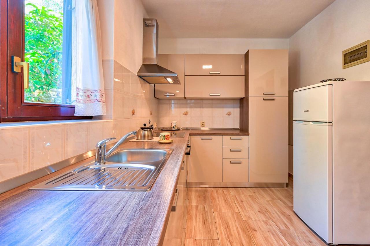 Iby Apartment Pula Exterior photo