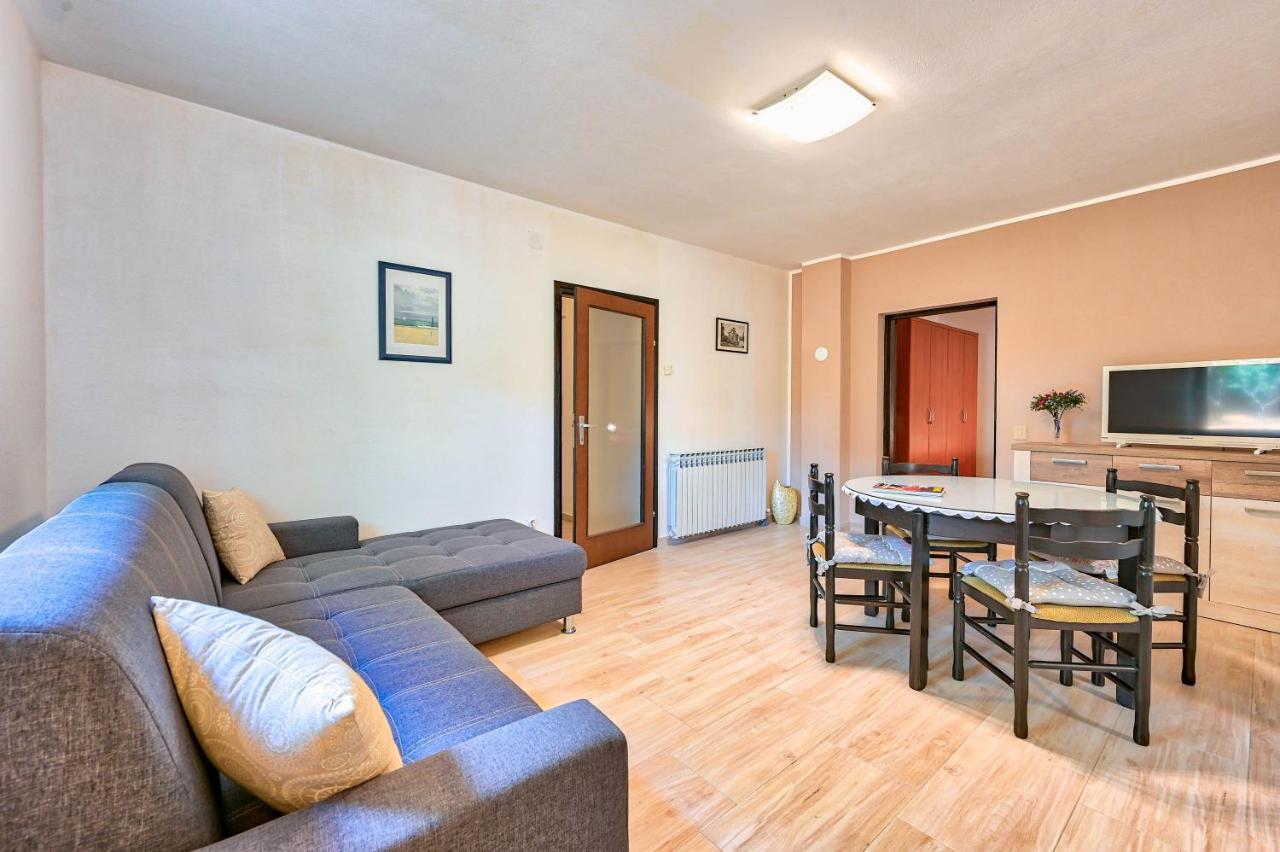 Iby Apartment Pula Exterior photo