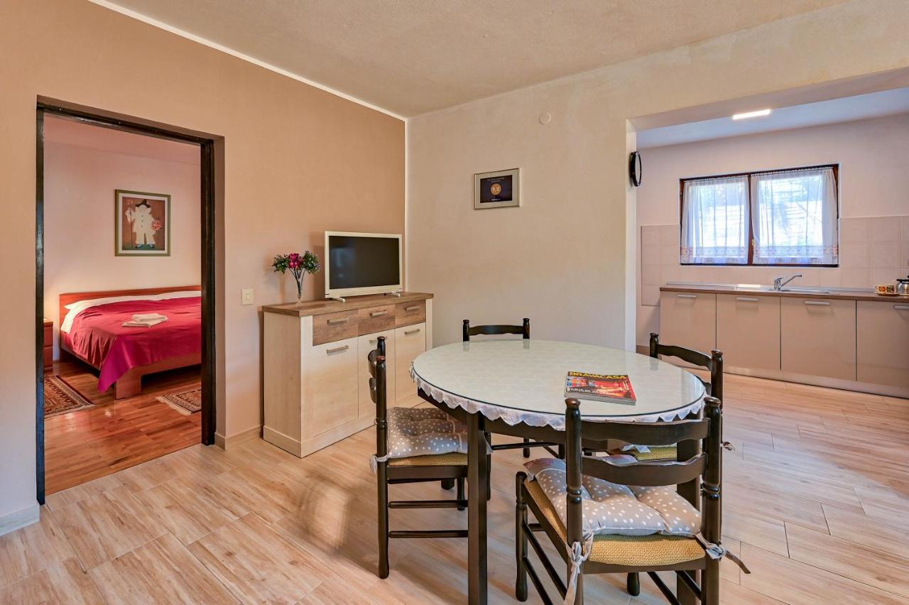 Iby Apartment Pula Exterior photo